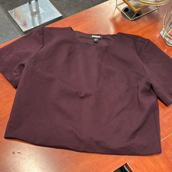 Express top M // 032625 - Picture 1 of 2